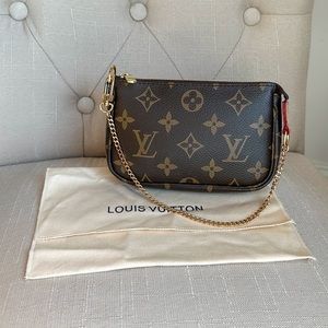 LV Mini Pochette Accessoires